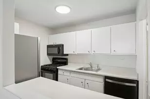 9 Hawthorne Pl, Boston, MA 02114 - Photo 8