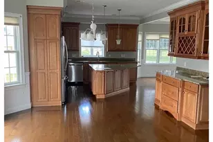 31 Chestnut St, Foxboro, MA 02035 - Photo 6