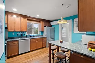 67 Maple St, Milton, MA 02186 - Photo 12