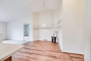 11 Notre Dame St, Westfield, MA 01085 - Photo 8