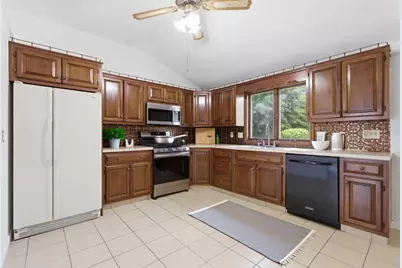 97 Treetop Ave, Springfield, MA 01118 - Photo 4