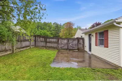 97 Treetop Ave, Springfield, MA 01118 - Photo 12