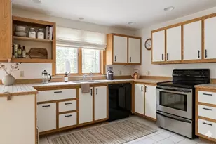 131 Jewett St, Pepperell, MA 01463 - Photo 10