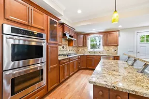 51 Faxon St, Braintree, MA 02184 - Photo 4
