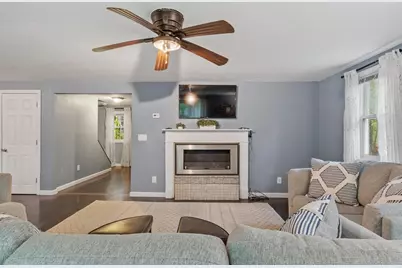 1373 Massachusetts Ave, Lunenburg, MA 01462 - Photo 14