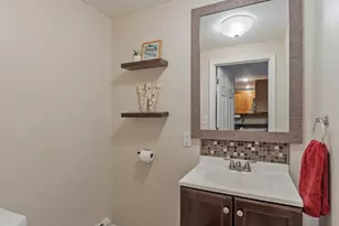 1373 Massachusetts Ave, Lunenburg, MA 01462 - Photo 12