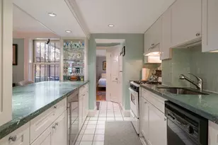 8 Ringgold St, Boston, MA 02118 - Photo 24