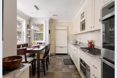 8 Ringgold St, Boston, MA 02118 - Photo 16