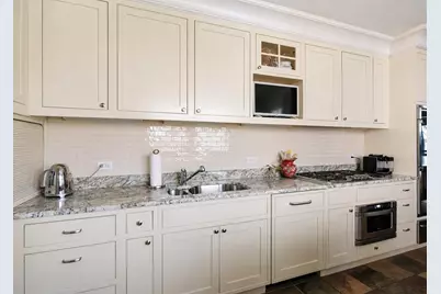 8 Ringgold St, Boston, MA 02118 - Photo 18