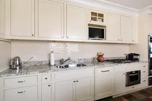 8 Ringgold St, Boston, MA 02118 - Photo 18