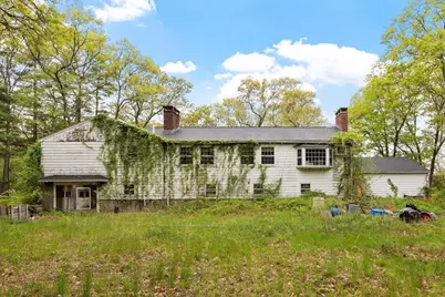 354 Maple St, Bellingham, MA 02019 - Photo 2