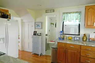 61 Gregory St, Marblehead, MA 01945 - Photo 8