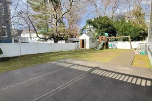 11 Highland View Ave, Winchester, MA 01890 - Photo 2