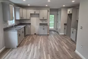 71 Pine St, Warren, MA 01083 - Photo 4