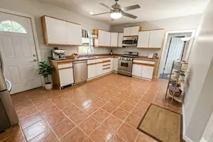 37 Sarah Ave, Lowell, MA 01854 - Photo 2