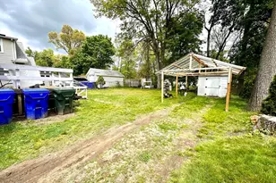 107 Dorset St, Springfield, MA 01108 - Photo 16