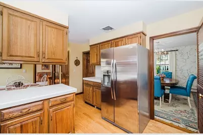 146 Colonial Dr, Somerset, MA 02726 - Photo 10