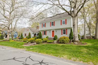 146 Colonial Dr, Somerset, MA 02726 - Photo 2