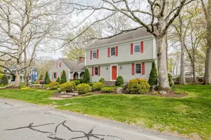 146 Colonial Dr, Somerset, MA 02726 - Photo 2