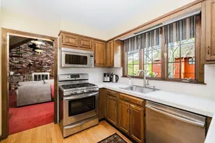 146 Colonial Dr, Somerset, MA 02726 - Photo 8