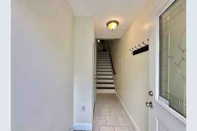 580 Quarry St #18, Quincy, MA 02169 - Photo 2