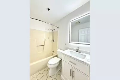 90 Quincy Shore Dr #302, Quincy, MA 02171 - Photo 8