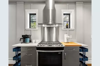 653 E 3rd St, Boston, MA 02127 - Photo 8