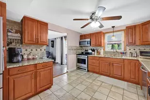101 Frontenac St, Chicopee, MA 01020 - Photo 4