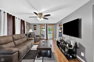101 Frontenac St, Chicopee, MA 01020 - Photo 12