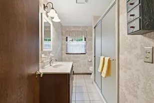 68 Deepfield Rd, Springfield, MA 01118 - Photo 16