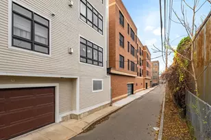 340 W 2nd St, Boston, MA 02127 - Photo 30