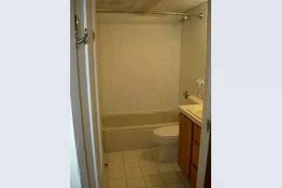 66 Fruit St, Worcester, MA 01609 - Photo 24