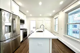 70 Gardner St, Waltham, MA 02453 - Photo 4