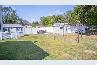 100 Bradley Ave, Brockton, MA 02302 - Photo 12