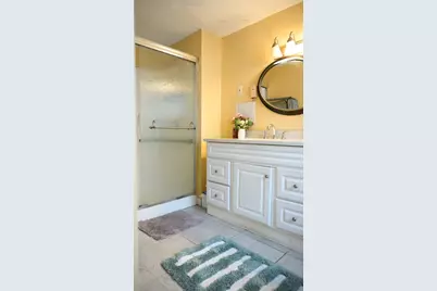 100 Bradley Ave, Brockton, MA 02302 - Photo 8