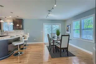 13 Cottage St, Wakefield, MA 01880 - Photo 8