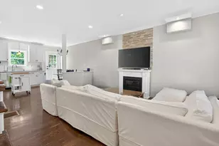 433 E 6th St, Boston, MA 02127 - Photo 6