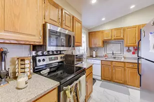 425 Main St, Hudson, MA 01749 - Photo 10