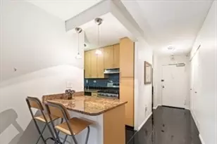 2 Hawthorne Pl, Boston, MA 02114 - Photo 8