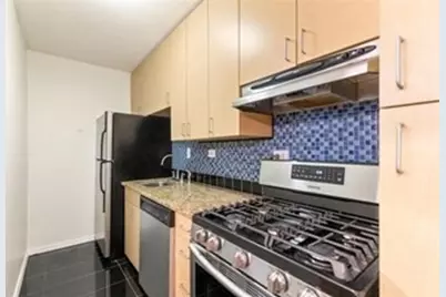 2 Hawthorne Place #5K, Boston, MA 02114 - Photo 6