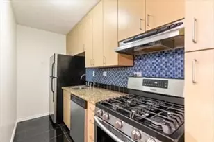 2 Hawthorne Pl, Boston, MA 02114 - Photo 6