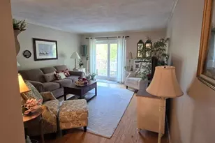 276 Albion St, Wakefield, MA 01880 - Photo 2