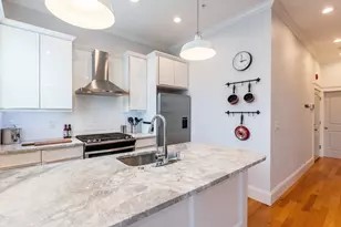 9 Everett Ave, Boston, MA 02125 - Photo 12