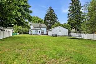 27 Stebbins St, Ludlow, MA 01056 - Photo 12