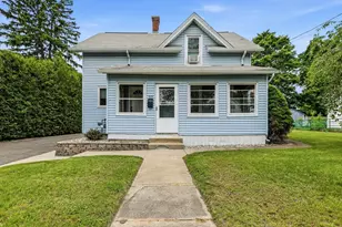 27 Stebbins St, Ludlow, MA 01056 - Photo 2
