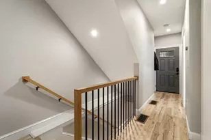 142 W 8th St, Boston, MA 02127 - Photo 6
