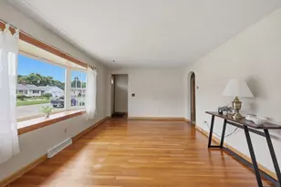 20 Elaine St, Webster, MA 01570 - Photo 4
