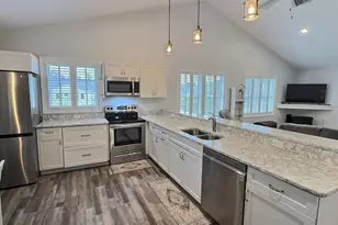 5 Litchfield Ln, Webster, MA 01570 - Photo 2