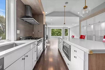 202 Rawson Rd #3, Brookline, MA 02445 - Photo 2