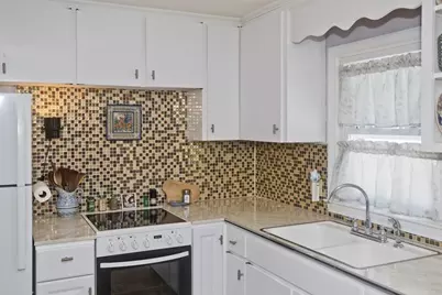 854 Grayson Dr, Springfield, MA 01119 - Photo 6